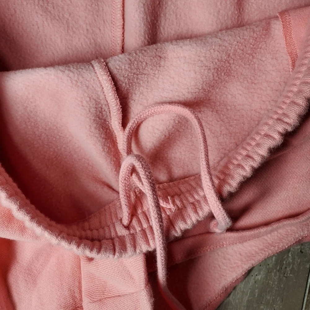 PINK Victoria's Secret Coral Pink Ivy Fleece Campus Shorts Size Large EUC
